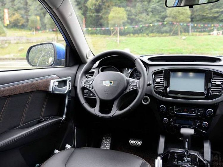 网友：领克01抄袭卡宴 那是你没见过吉利7座SUV长啥样