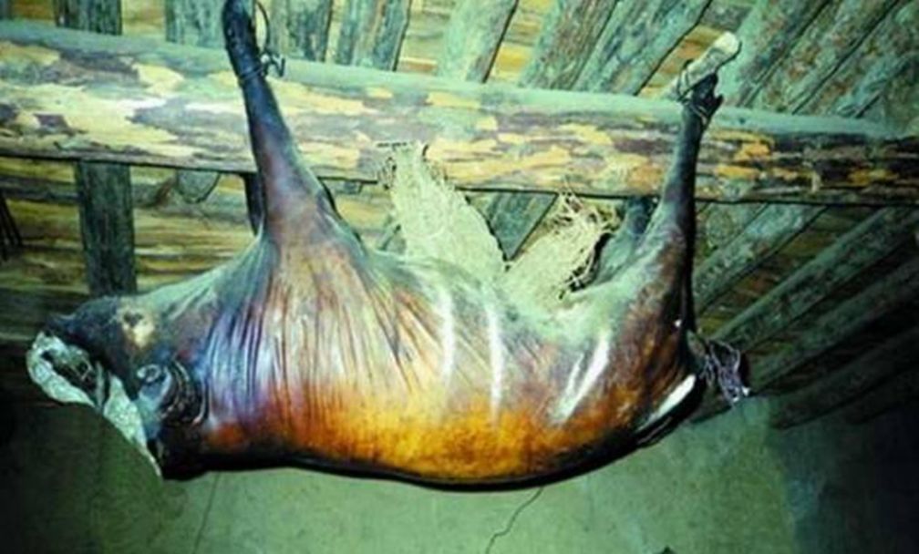 几年之前吊在房顶的猪,看了你吃得下去吗?