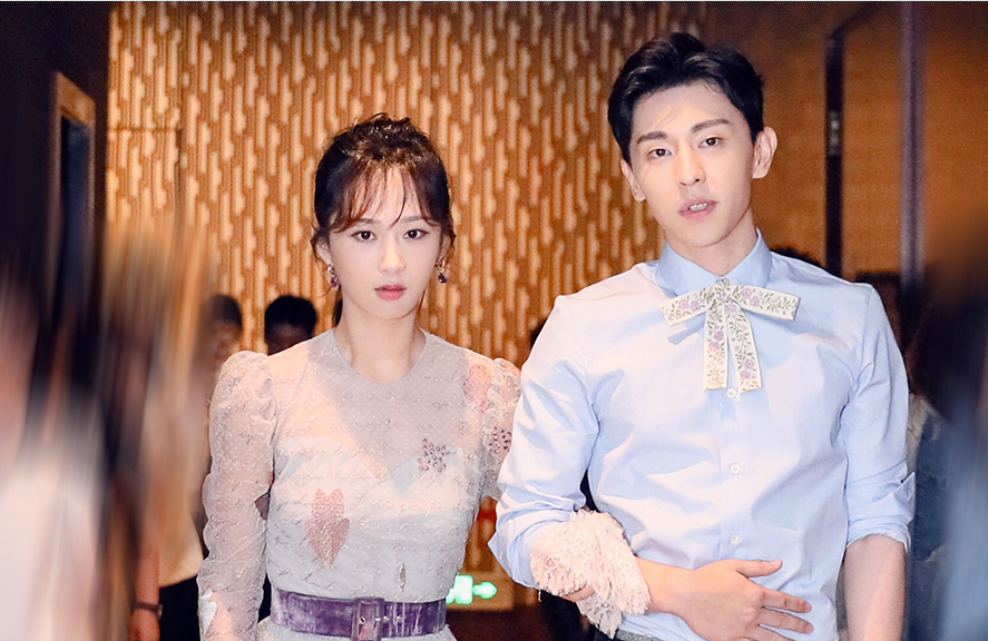 杨紫现身微博电视盛典大写的好看与邓伦合影更是cp感十足67