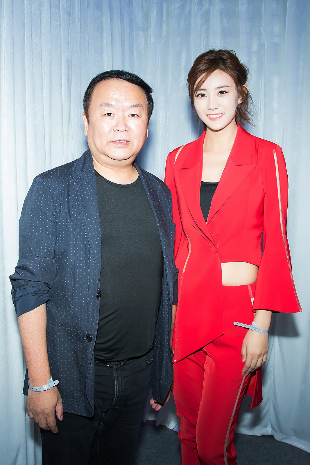 演员牟星助阵长腿实力吸睛