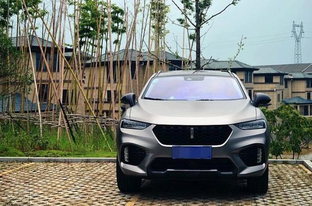 长城这款SUV，外观够漂亮而且内饰豪华，稍加改装比美路虎星脉