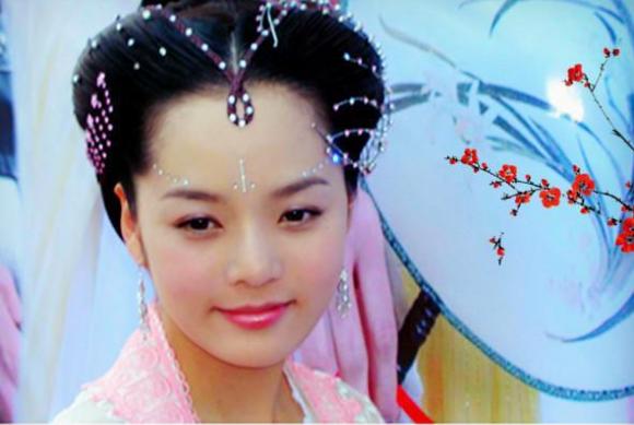 2006年与张家辉主演电视剧《新醉打金枝》,蔡琳的古装扮相很甜美