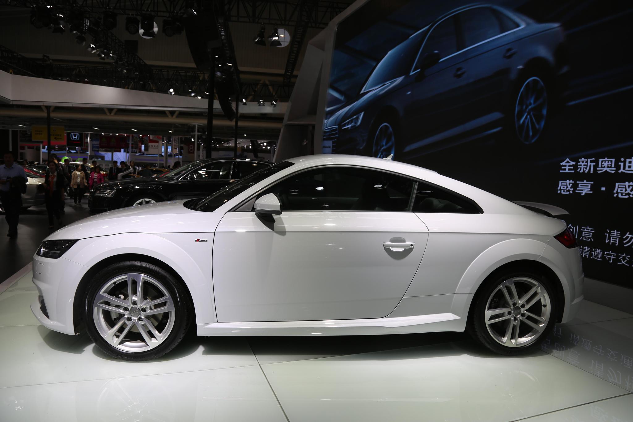 全新奥迪tt coupe,价值55万元纯正跑车,车展实拍!