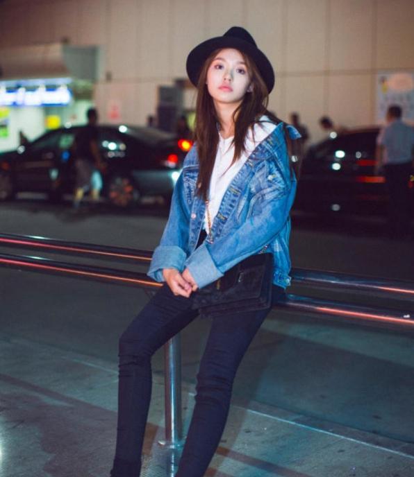 杨幂笑傲纽约时装周,迪丽热巴惊艳米兰时装周