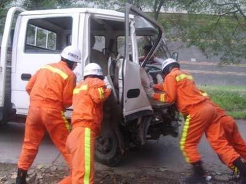 消防员背后的故事:我们没去救火的时候,会做很