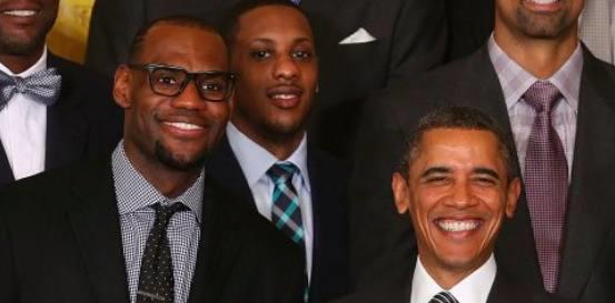 詹姆斯支持库里向美总统特朗普开炮 向NFL