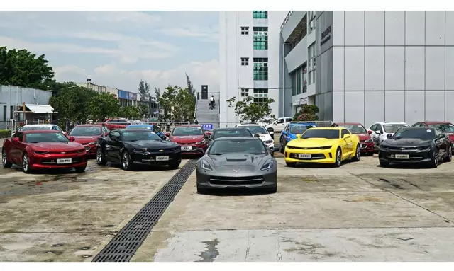 6.2L V8!加强版“五菱宏光”对飙“大黄蜂”,全场无尿点!