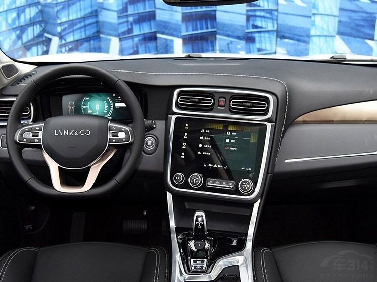 网友：领克01抄袭卡宴 那是你没见过吉利7座SUV长啥样