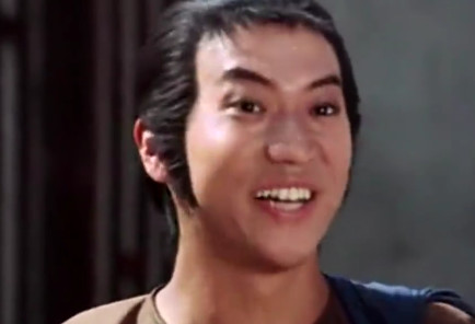 但是令人没有想到的是,之后甄子丹的加盟,却让袁日初的地位一落千丈