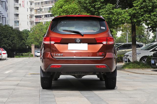 前两天,东风旗下御风系列发布了一款全新悍将御风s16,这是御风系列