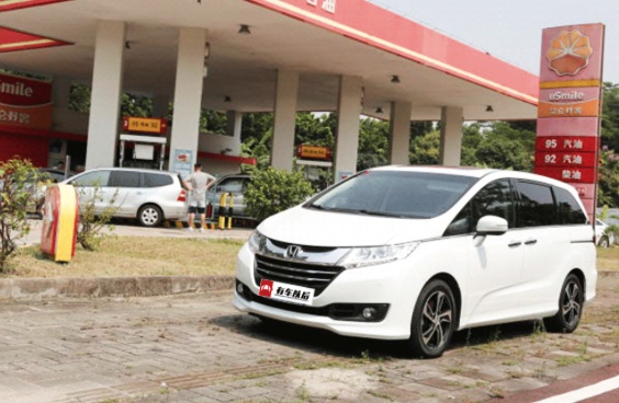 5L/100km！看完这台日系大车的油耗，德系、美系都绝望了！