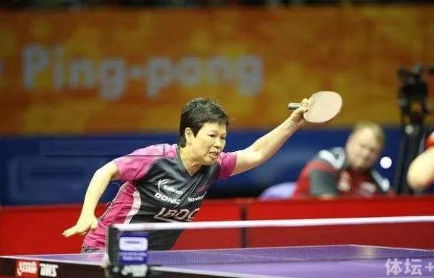 日本乒乓球天才小将被54岁中国大妈击败,情绪