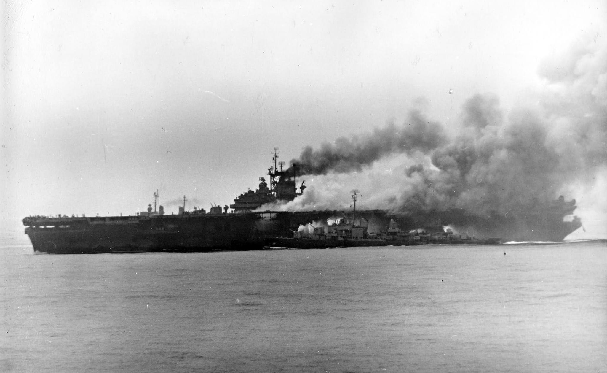 "邦克山"号航母是美国"埃塞克斯"级航空母舰九号舰,于1943年5月24日