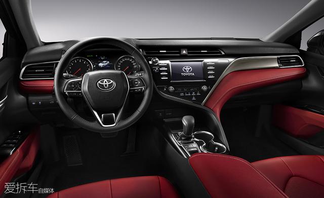 脱胎换骨的改变，静态体验新凯美瑞