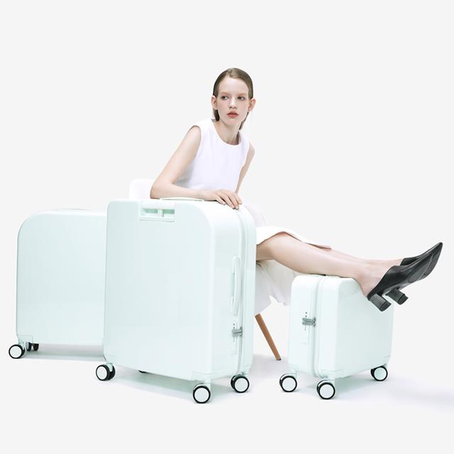 长假旅行箱也要流行款，slogan、冷淡风用在行李箱上什么样