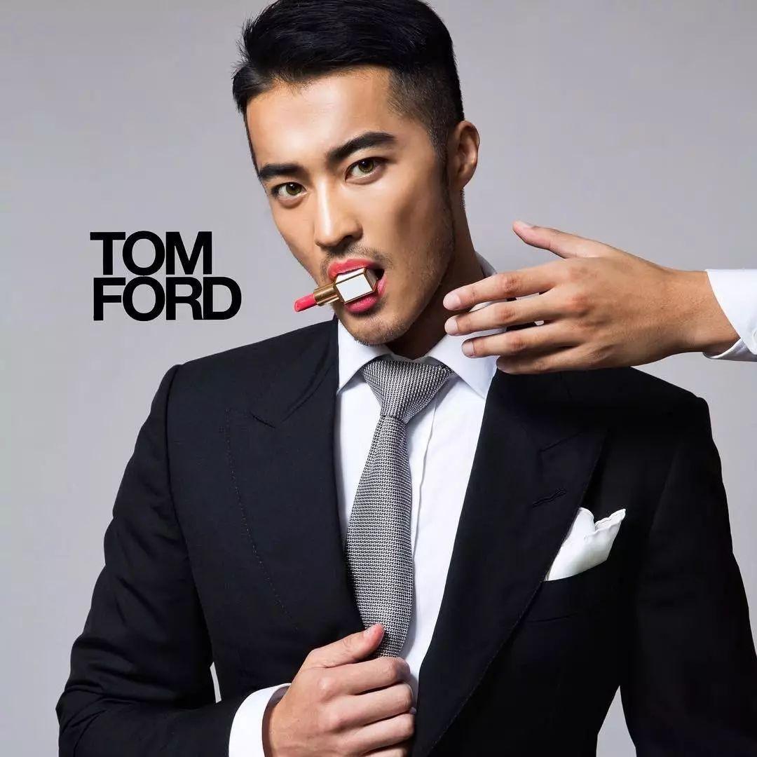 名媛樊野拍了tomford的软宣他的公关厉害极了