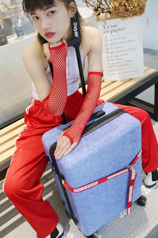 长假旅行箱也要流行款，slogan、冷淡风用在行李箱上什么样