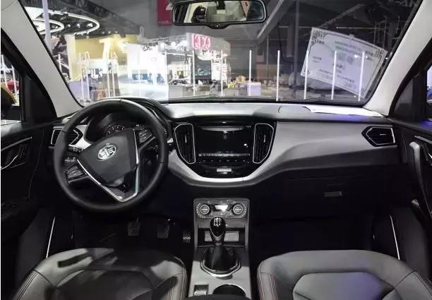 一汽多年终于顿悟 推森雅R7 1.5T 售价7万起步