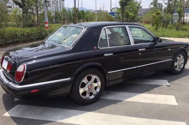 花88万买辆老款宾利轿车车主直言没打算自用准备收藏等升值