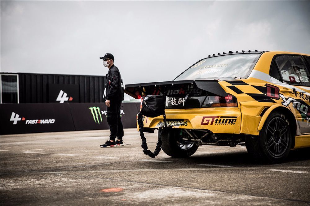 我看了一场没有冠亚军的直线加速赛