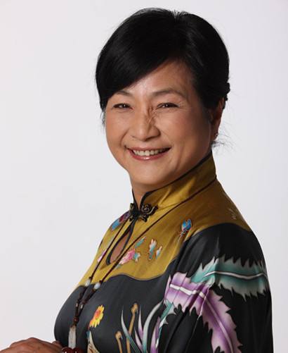 结婚后郑佩佩就宣布退出影坛,并跟原文通去美国生活.