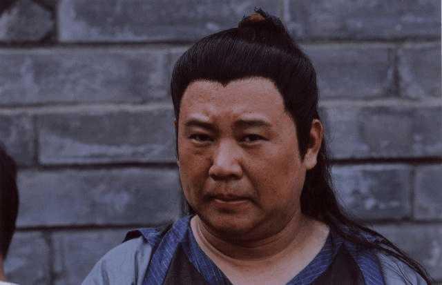 梁山有俩猛星, 一个武艺高无情无义, 一个心眼多难逃宿命