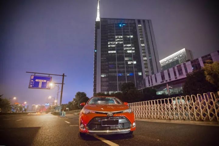 90后最美电台主播 | 你炫耀的凌晨5点钱塘江，只是我的日常