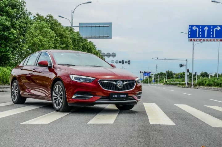 试驾新君威:如果你以为他只是个绅士 那真的错了!