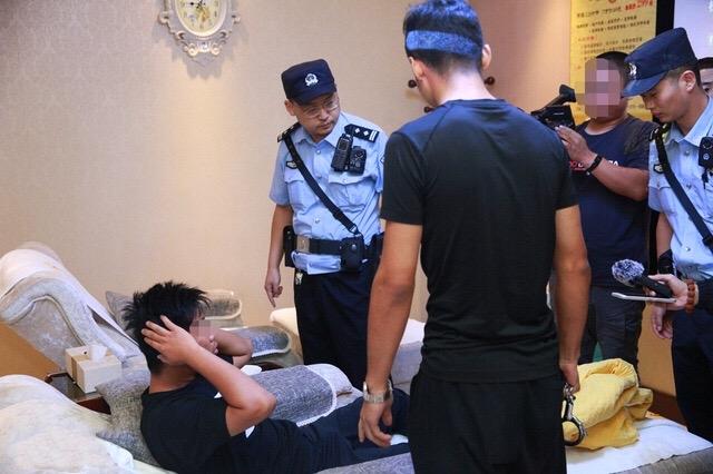 北京男子套牌上路，神奇号码引网友捧腹，后来被直接带走