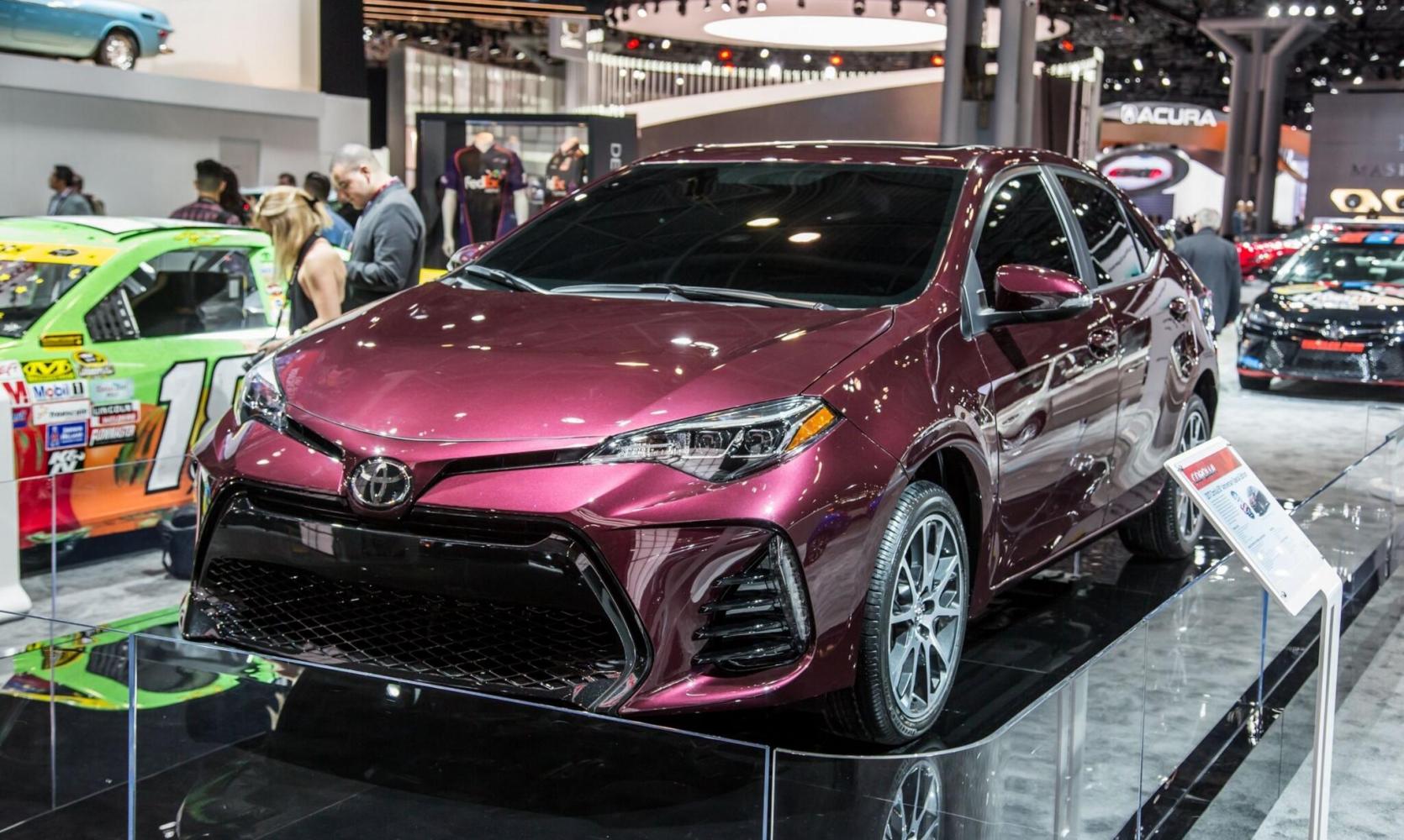 2017丰田花冠se高清大图发布