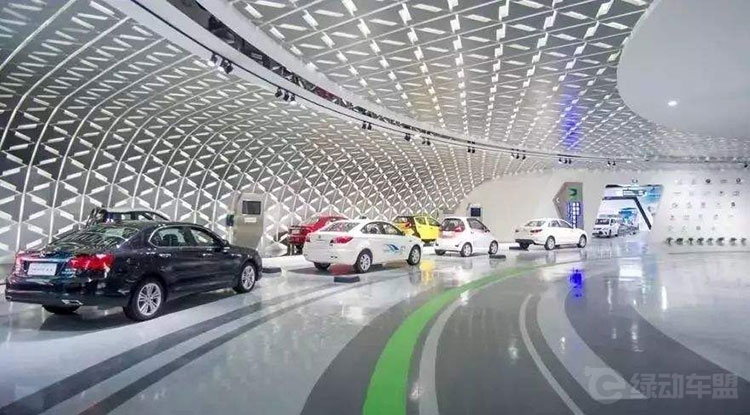 国内各大车企面临停产威胁！双积分倒逼长安，暴露其软肋