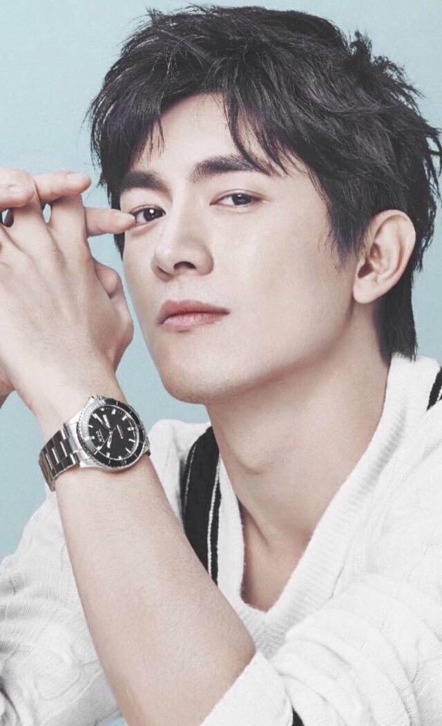 九月男星人气榜:杨洋李易峰换位,明家兄弟只剩