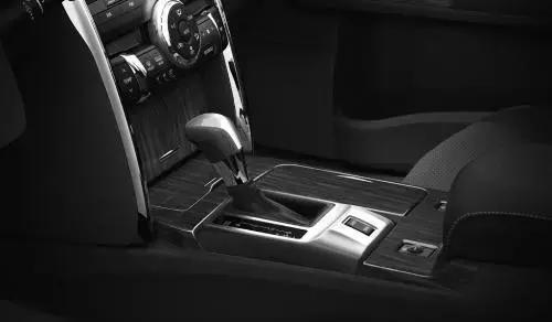 丰田锐志停产，接棒者来头不小，动力造型都很强悍