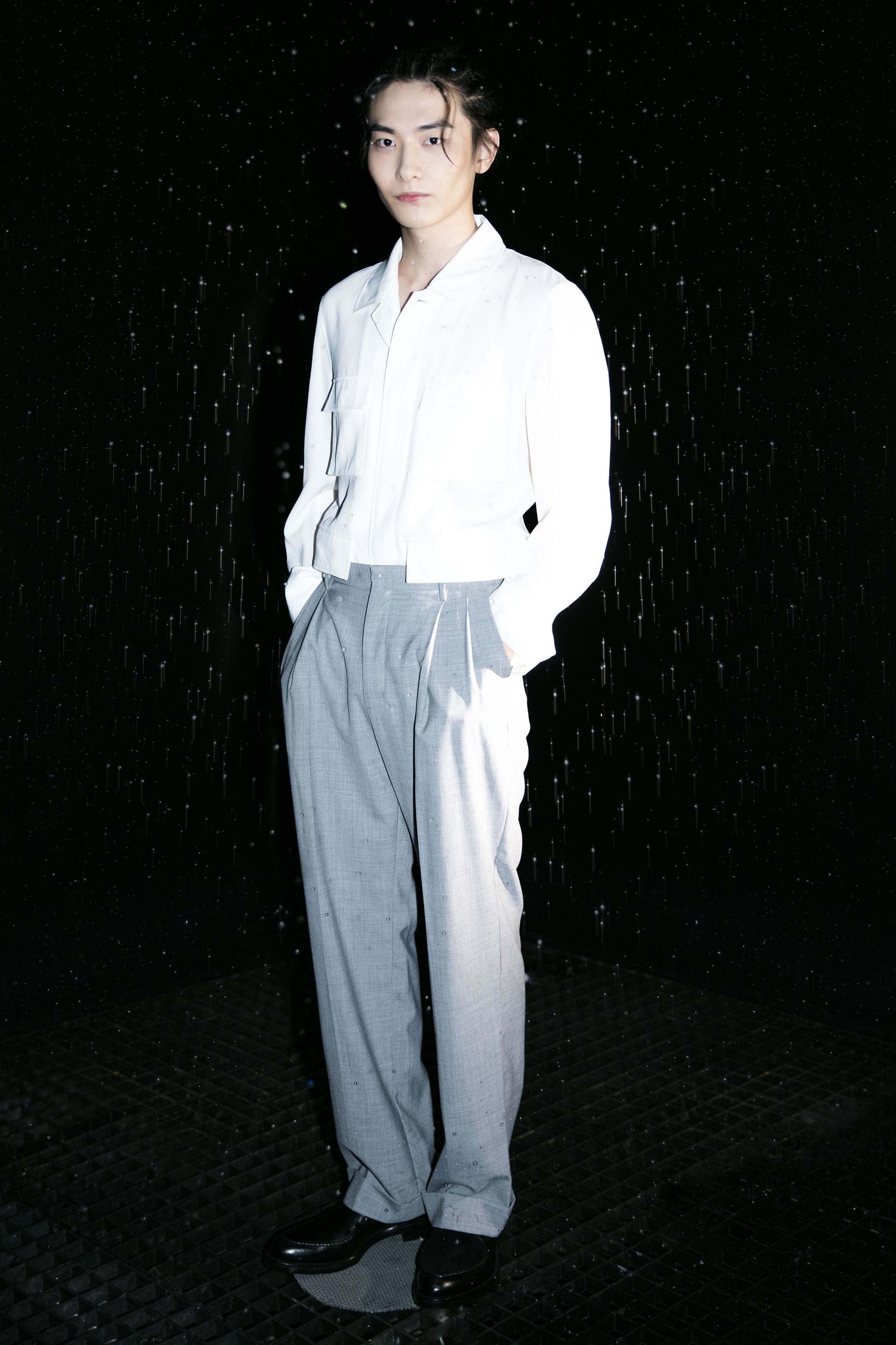 王瑞昌出席活动 现身上海人气高涨