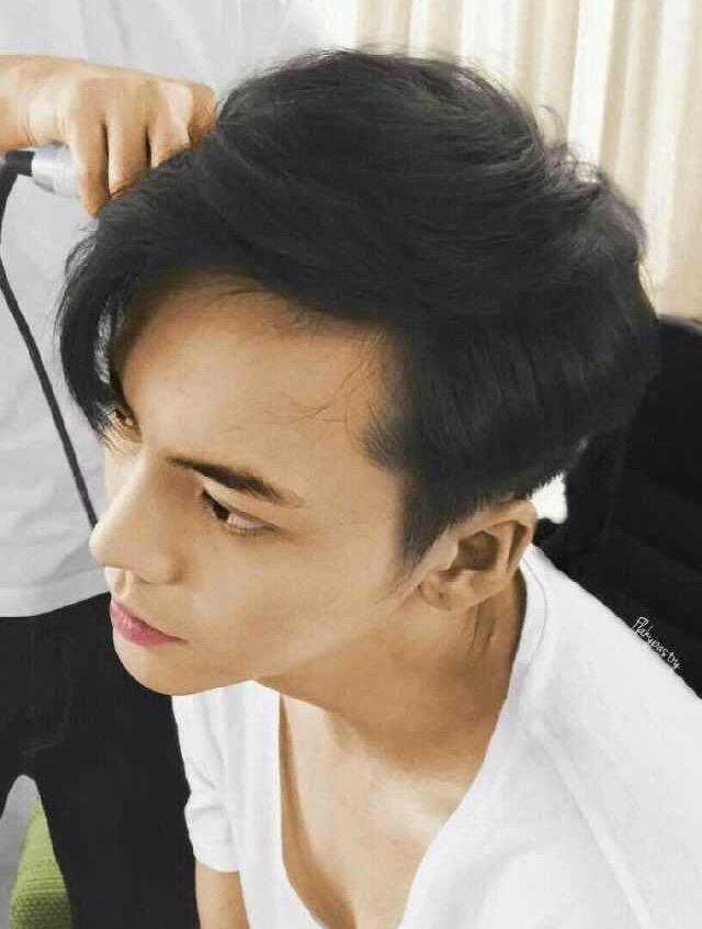 九月男星人气榜:杨洋李易峰换位,明家兄弟只剩