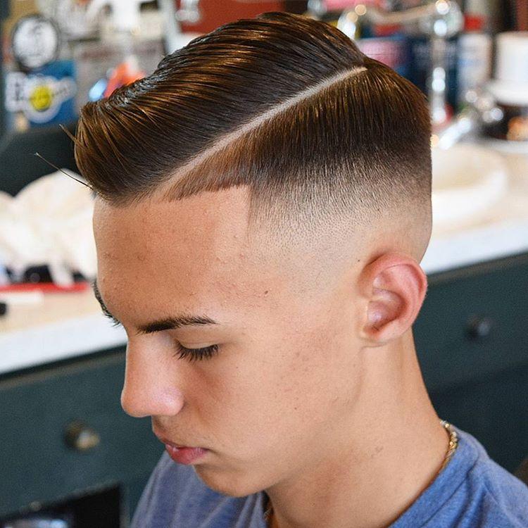 英式男生渐变复古油头,2017最流行的发型之一