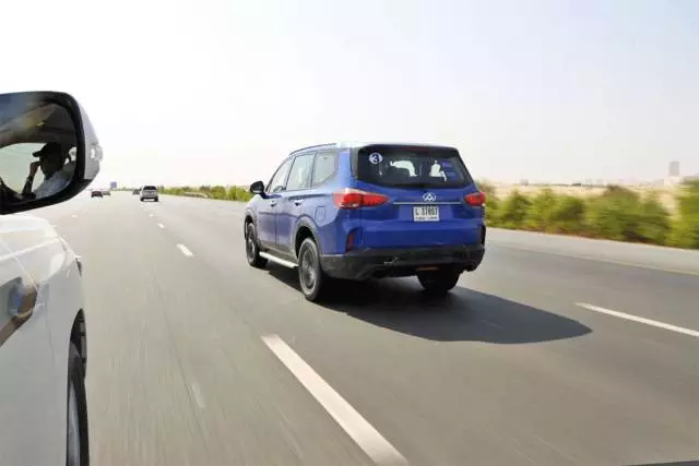 挑战陆巡、霸道！迪拜试驾20万左右最大国产旗舰SUV