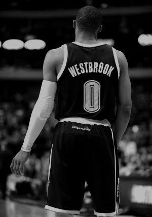 迷之嘲讽! 杜兰特生日夜, 威少5年2.05亿续约雷霆表忠心