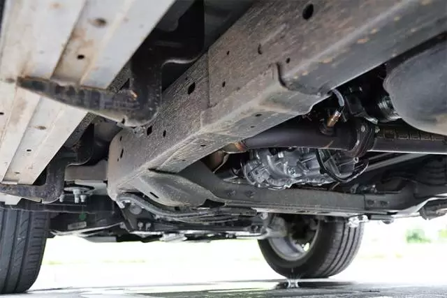 挑战陆巡、霸道！迪拜试驾20万左右最大国产旗舰SUV