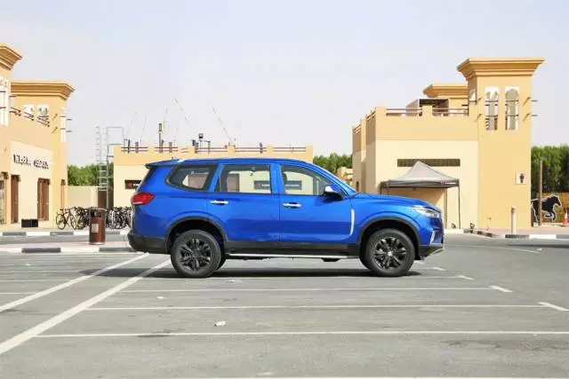 挑战陆巡、霸道！迪拜试驾20万左右最大国产旗舰SUV