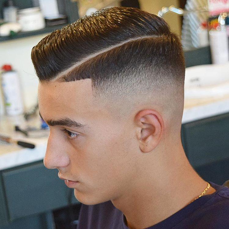 英式男生渐变复古油头,2017最流行的发型之一