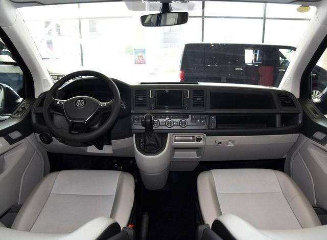 自带麻将桌的大众MPV，能拼得过埃尔法吗？