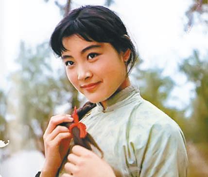 父亲陈星荣教授是上海华山医院著名的放射学专家,曾任华山医院院长.