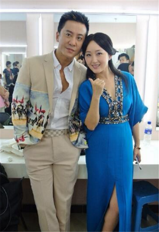 杨钰莹毛宁20年后再合体,两人年近半百青春不老,观众热泪盈眶!
