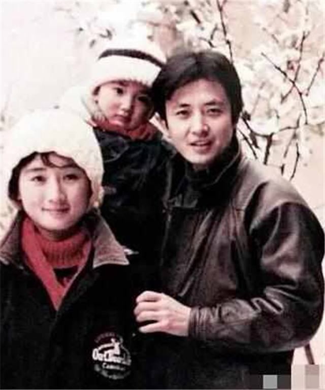 她19岁拍摄红楼梦爆红裸婚几十年后今豪车出行已当外婆