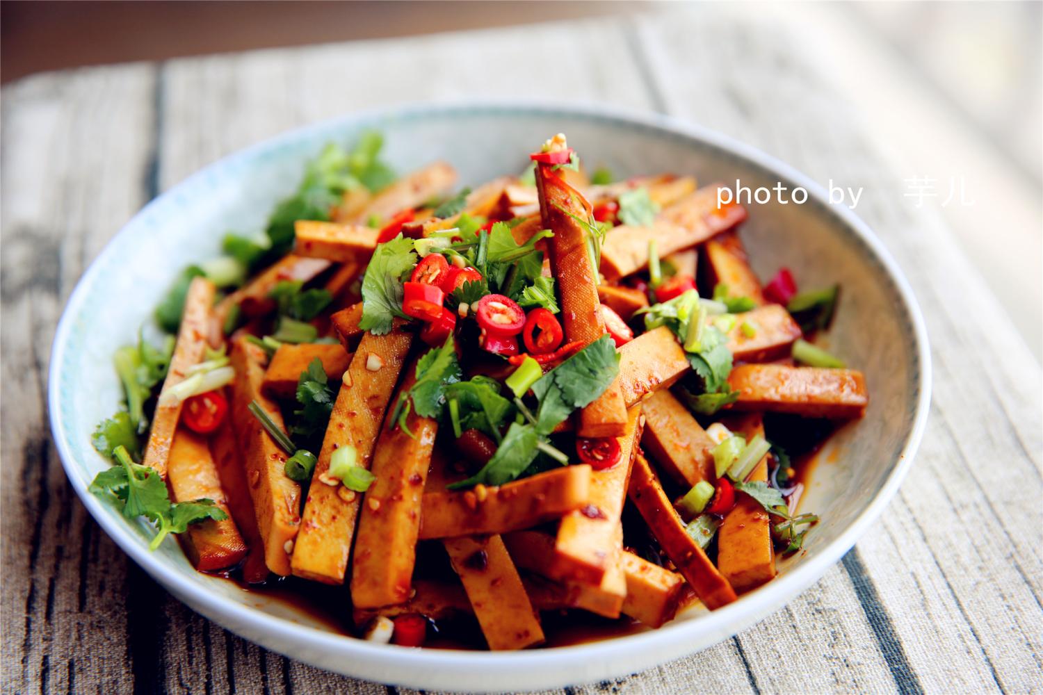 5分钟快手菜, 凉拌豆腐干, 麻辣鲜香, 营养丰富, 下饭也下酒!