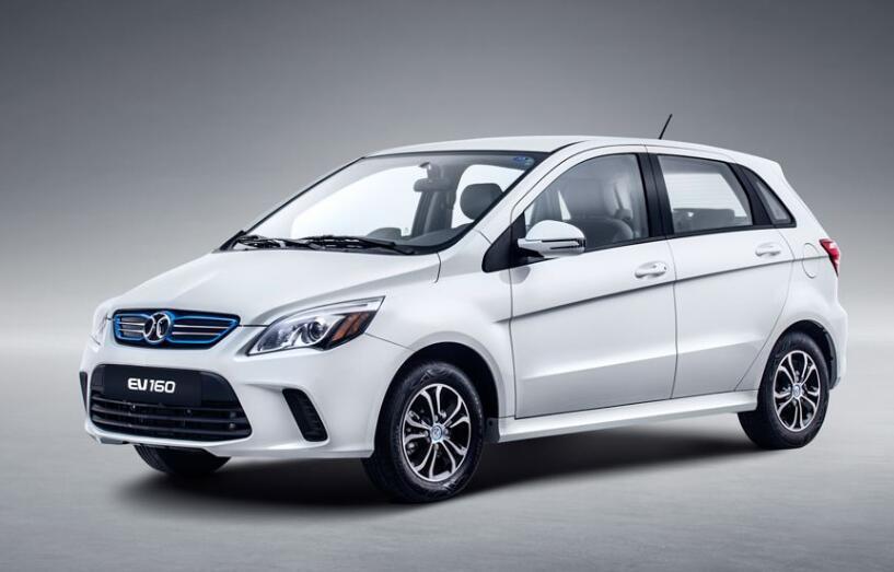 54( 轻快版)第三名:北汽ev160-2016款动力方面:68马力 前置前驱电动车