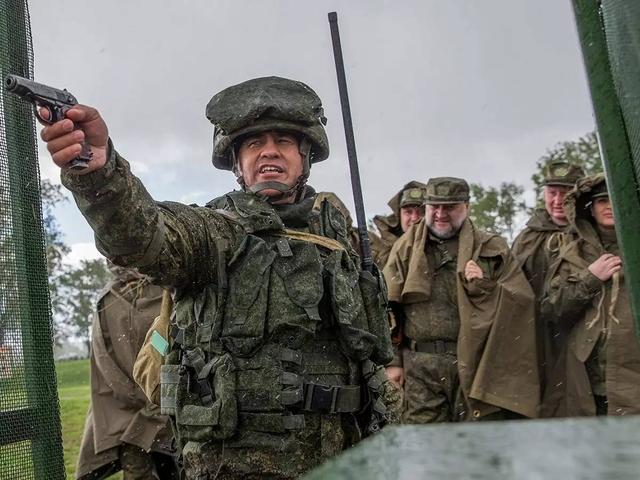 俄罗斯士兵自相残杀原因查明!影响或比陆军中将在叙阵亡还要大