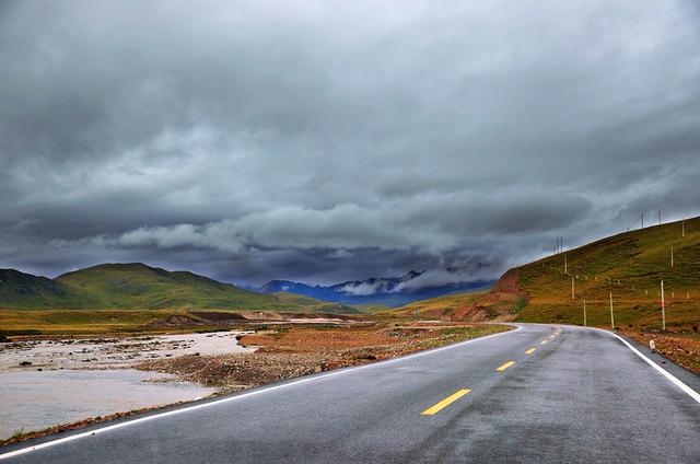 黄金周到来，自己开车不想堵，应该走高速还是走省道？