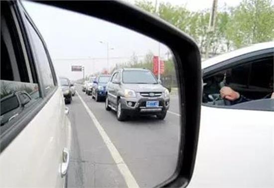 新手和老手开车差别有多大？从这几点就可以看出来